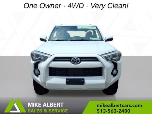 Used 2020 Toyota 4Runner SR5 AWD/4WD image 2