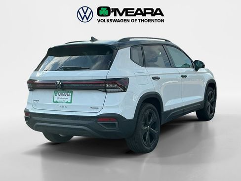 Used 2025 Volkswagen Taos SE AWD/4WD image 5