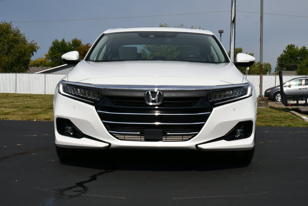 Used 2021 Honda Accord Touring image 2