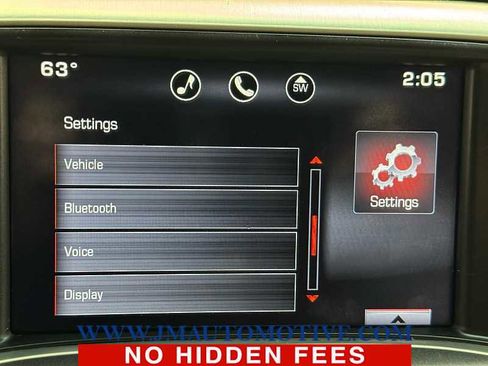 Used 2015 GMC Sierra 1500 SLT w/ SLT Crew Cab Value Package image 27