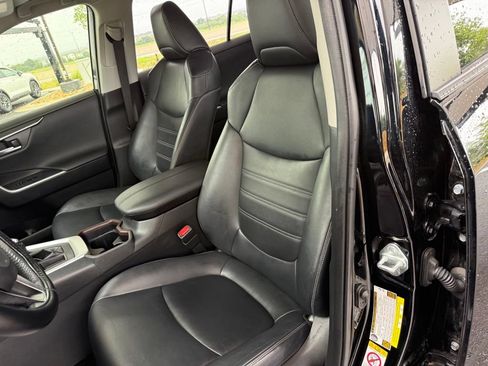 Used 2019 Toyota RAV4 Limited w/ Advanced Technology Package FWD image 14