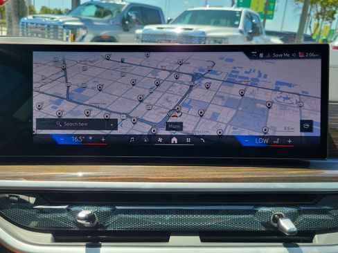 Used 2024 BMW X7 xDrive40i image 33