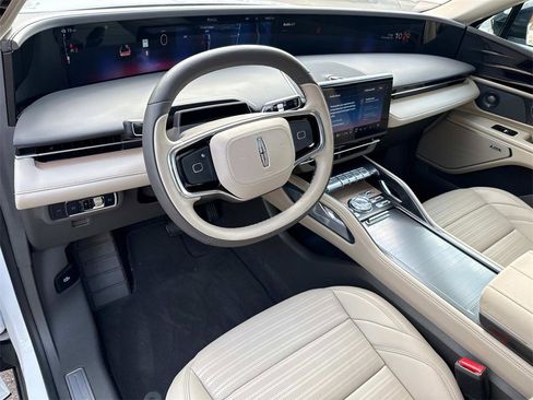 Used 2025 Lincoln Nautilus Reserve w/ Jet Appearance Package image 12