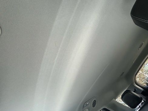 Used 2022 Ford Explorer XLT w/ Equipment Group 202A image 33