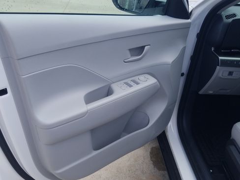 Used 2025 Hyundai Kona SE FWD image 18