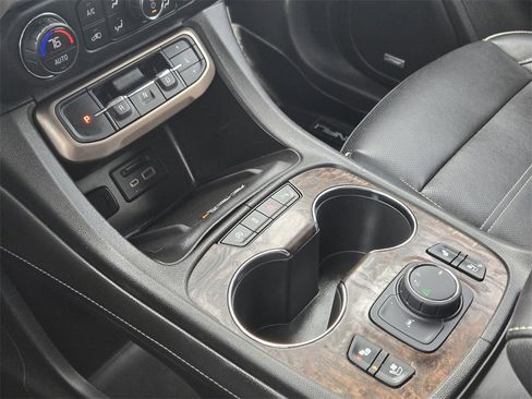 Used 2020 GMC Acadia Denali w/ Technology Package image 9