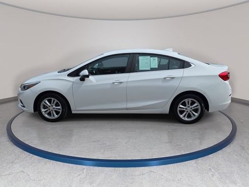 Used 2017 Chevrolet Cruze LT FWD image 9