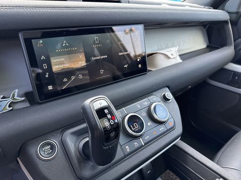 Used 2023 Land Rover Defender 90 S image 46