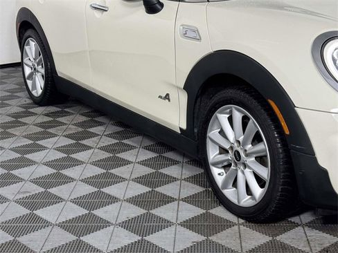 Used 2019 MINI Cooper Clubman S w/ Premium Package image 12