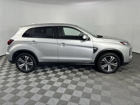 Used 2022 Mitsubishi Outlander Sport ES FWD image 2