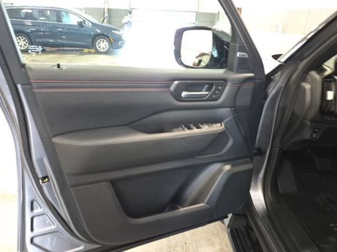 Used 2026 Nissan Armada PRO-4X AWD/4WD image 10