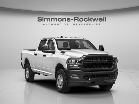 Used 2024 RAM 3500 Tradesman w/ Chrome Appearance Group image 9