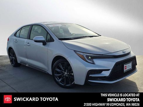 Certified 2025 Toyota Corolla SE image 1