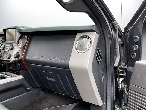 Used 2015 Ford F250 Lariat w/ Chrome Package image 18