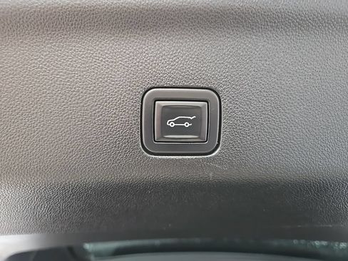 Used 2024 Chevrolet Tahoe Premier AWD/4WD image 96