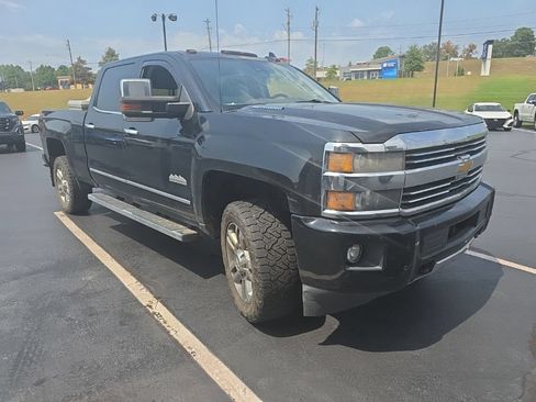 Used 2015 Chevrolet Silverado 2500 High Country w/ Duramax Plus Package AWD/4WD image 2