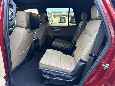 Used 2023 Chevrolet Tahoe Premier w/ Advanced Technology Package image 21