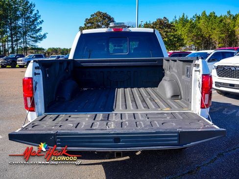 Used 2020 Ford F150 Lariat w/ Equipment Group 501A Mid image 9