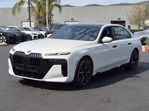 Used 2023 BMW 740i RWD image 5