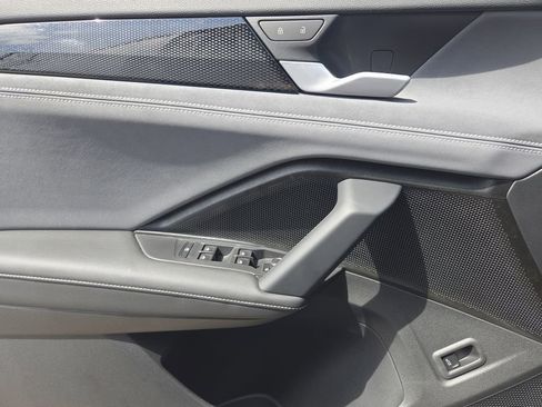 New 2026 Volkswagen Tiguan SE AWD/4WD image 19