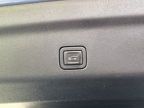 Used 2024 GMC Yukon AT4 w/ Technology Package AWD/4WD image 41