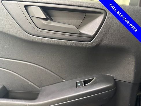 Used 2022 Ford Escape SE w/ Cold Weather Package image 18