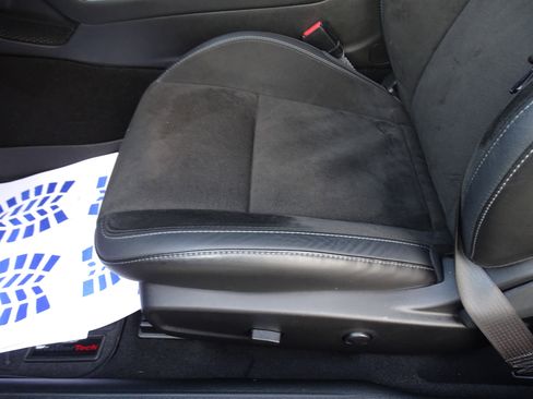 Used 2023 Dodge Challenger R/T w/ Plus Package image 9