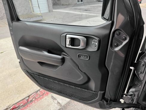 Used 2019 Jeep Wrangler Unlimited Sport S AWD/4WD image 12
