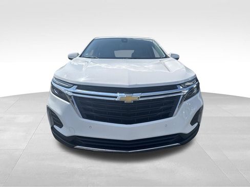 Used 2024 Chevrolet Equinox LT FWD image 3