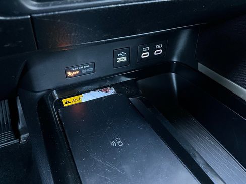 Used 2025 Toyota Camry LE image 24