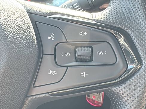 Certified 2024 Chevrolet Trax LS w/ LS Convenience Package FWD image 11