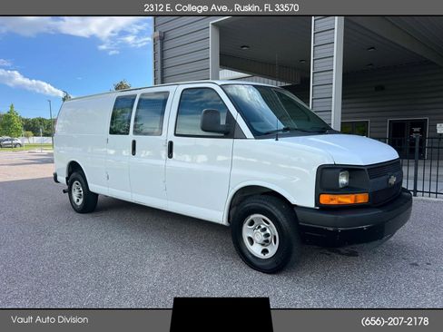 Used 2014 Chevrolet Express 2500 Extended RWD image 1