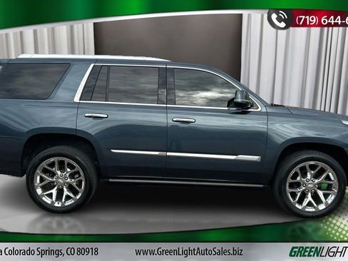Used 2020 Cadillac Escalade Premium Luxury AWD/4WD image 6