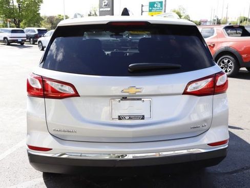 Used 2019 Chevrolet Equinox LT w/ Sun & Navigation Package AWD/4WD image 3