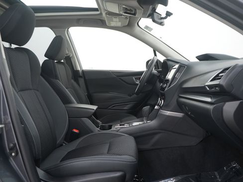 Used 2023 Subaru Forester Premium image 13