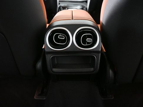 Certified 2025 Mercedes-Benz C 300 Sedan image 17