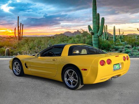 Used 2001 Chevrolet Corvette Coupe w/ Preferred Equipment Group2 image 5