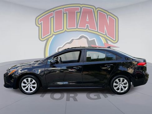 Used 2024 Toyota Corolla LE FWD image 2