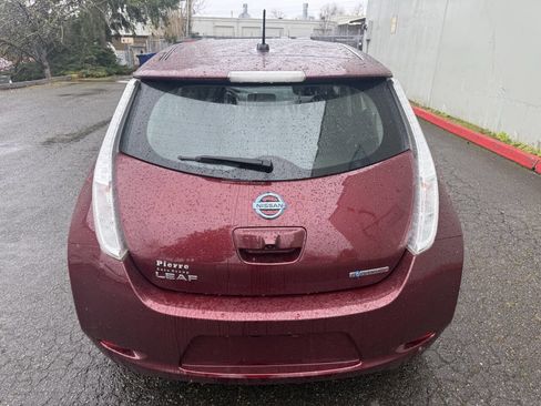 Used 2017 Nissan Leaf SV w/ Premium Package image 5