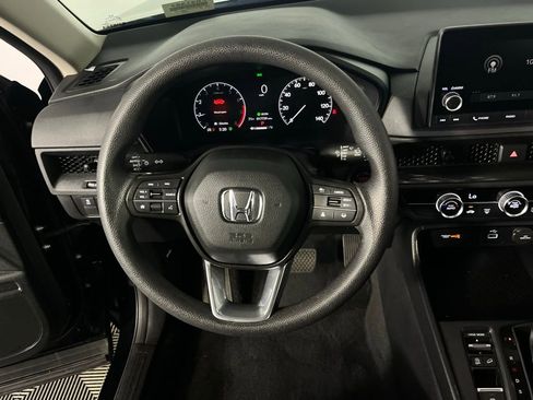 Used 2025 Honda CR-V LX image 12