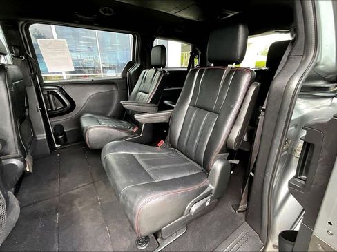 Used 2019 Dodge Grand Caravan GT image 22