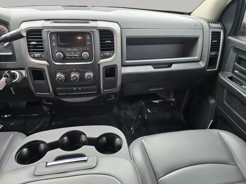 Used 2017 RAM 1500 ST RWD image 4
