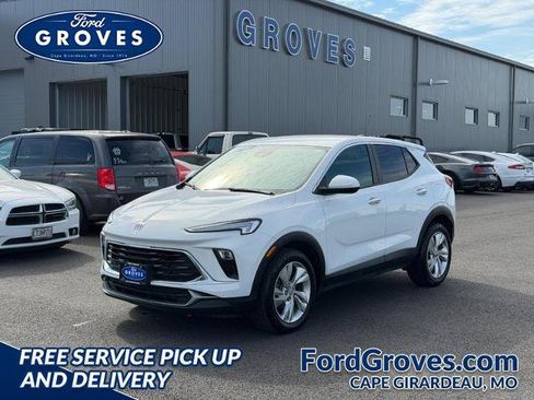 Used 2024 Buick Encore GX Preferred FWD image 1