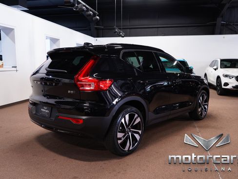 Used 2024 Volvo XC40 B5 Plus w/ Protection Package Premier AWD/4WD image 7