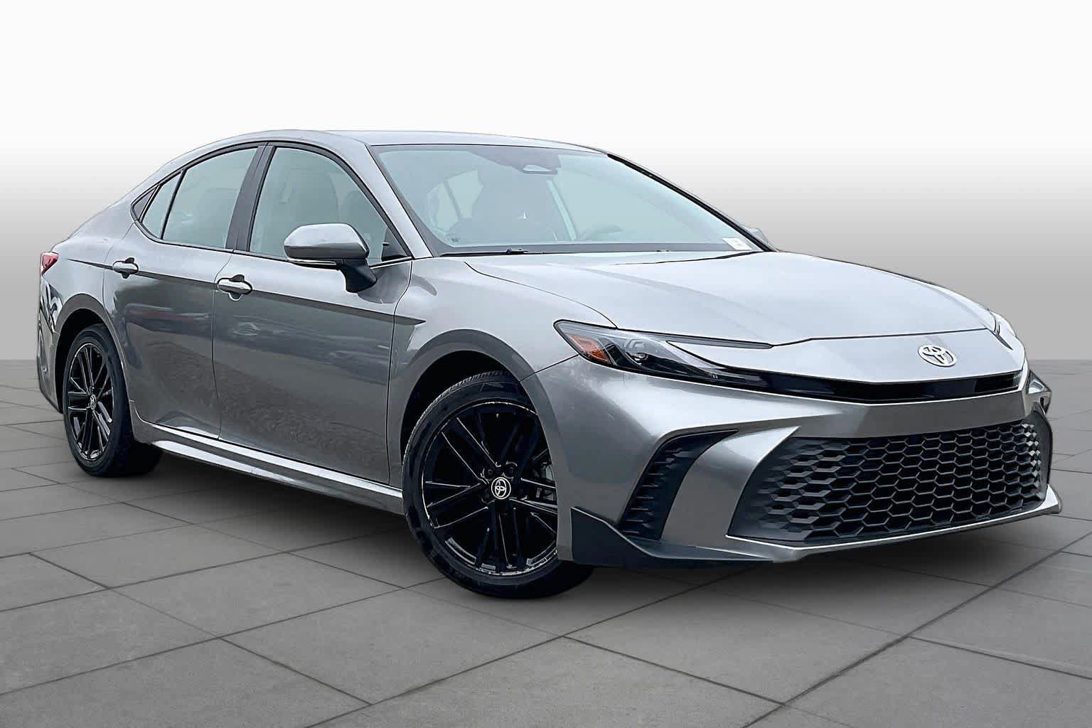 Used 2025 Toyota Camry SE w/ Convenience Package AWD/4WD image 3