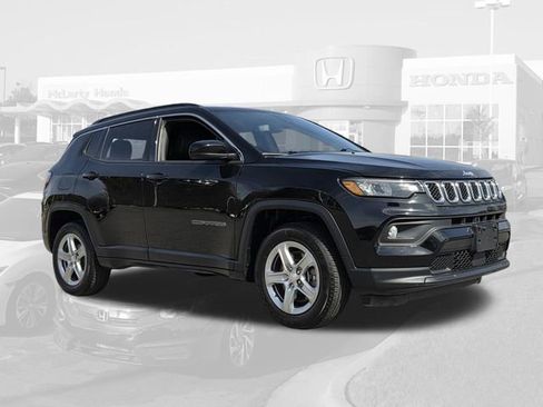 Used 2024 Jeep Compass Latitude image 5