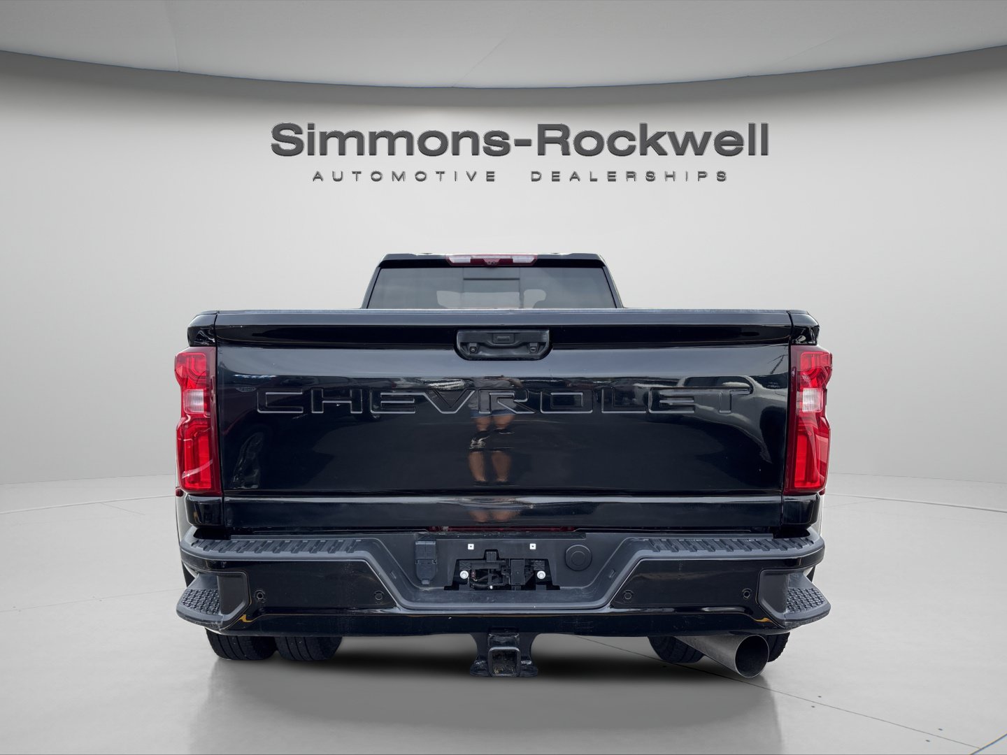 Used 2024 Chevrolet Silverado 3500 High Country w/ High Country Premium Package AWD/4WD image 3