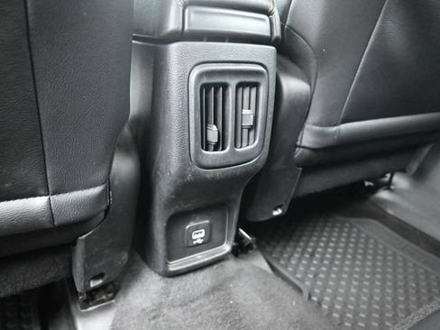 Used 2018 Jeep Compass Latitude w/ Cold Weather Group AWD/4WD image 36