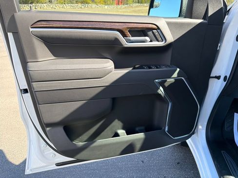 New 2026 GMC Sierra 1500 Elevation w/ X31 Off-Road Package AWD/4WD image 13
