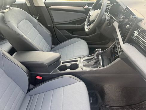 New 2026 Volkswagen Jetta SE FWD image 13